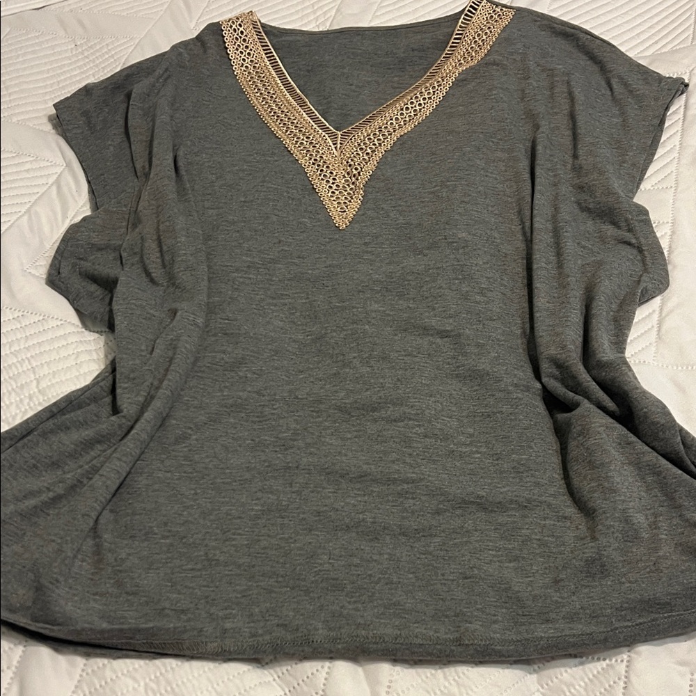 Gray V-Neck Crochet Trim Women’s Top Size 3x